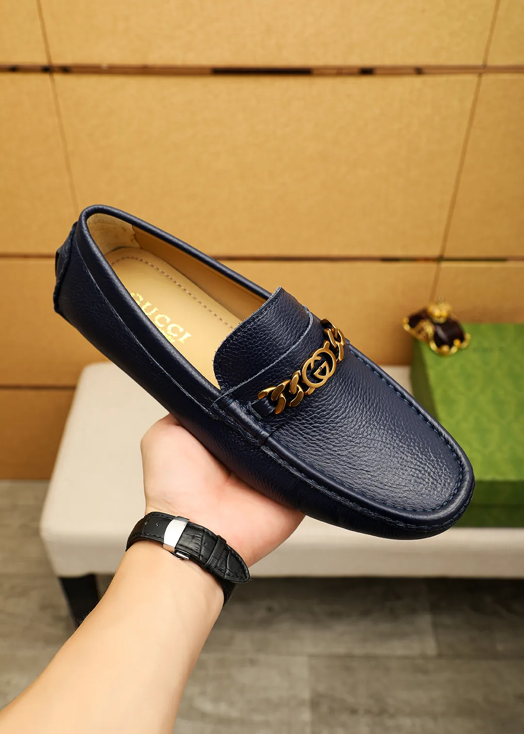 Men's shoes 💰420 💐 Product trademark: GUCCI "Gucci" Doudou shoes Regular size: 38-44 (45🉑️customized) Product materials: Selected imported first-layer pebbled cowhide leather upper + luxury hardware buckle, imported sheep 🐑 leather lining. Strong three-dimensional visual effect, original outsole color: 2 colors available